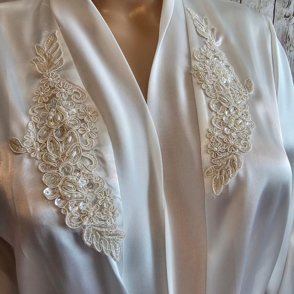 LINEA DONATELLA Soft WHITE SATIN ROBE Sequin S/M Silky - Picture 5 of 8